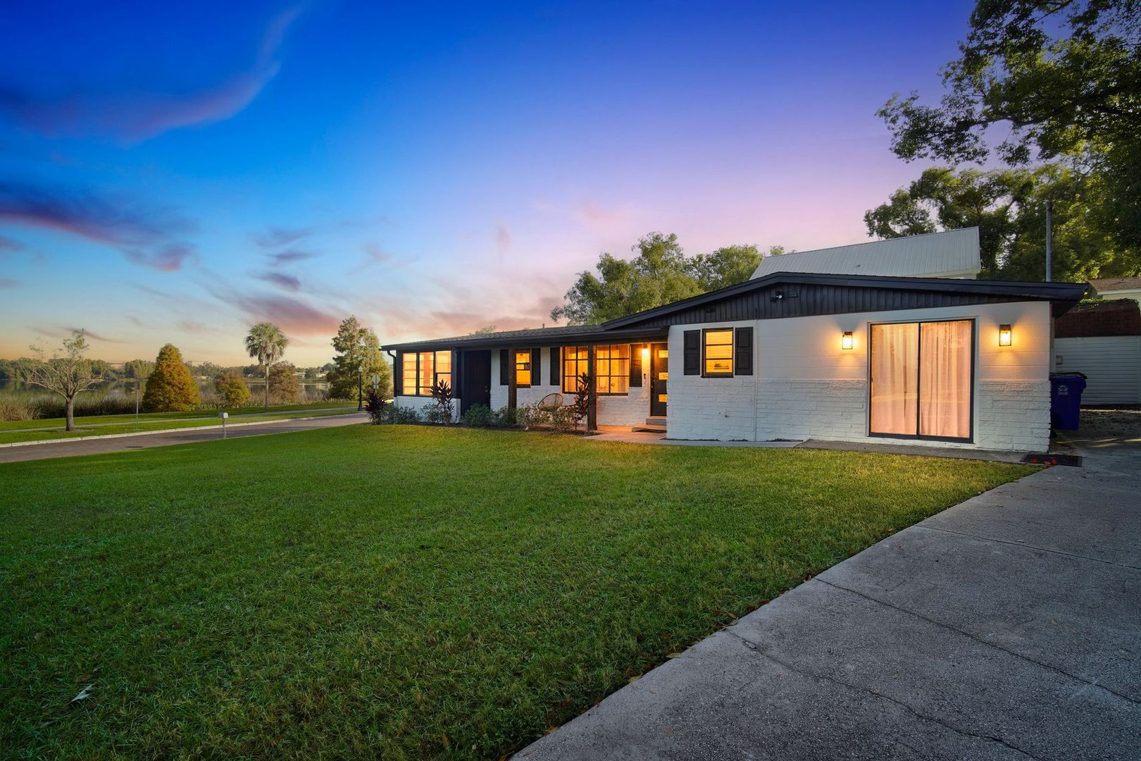 Lakeland House: 63 Lake Hunter Dr