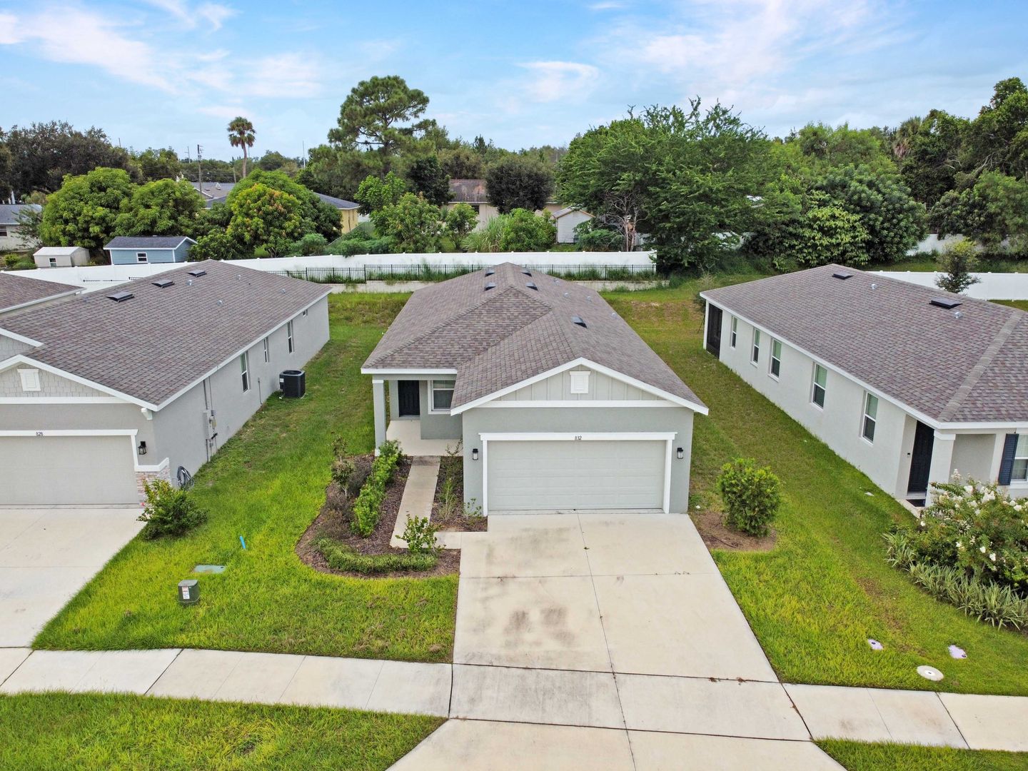 Haines City House: 832 Blue Creek Dr