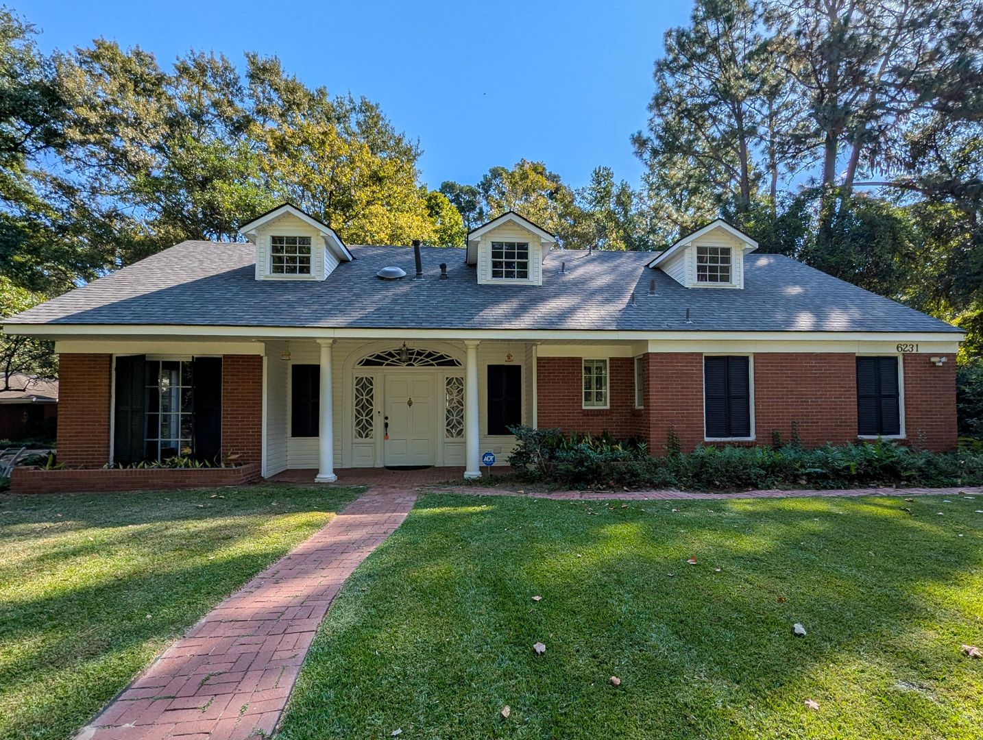 Shreveport House: 6231 Dillingham Avenue