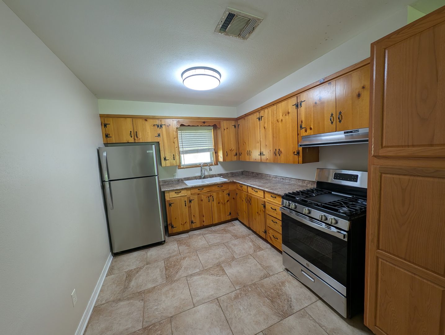 Bossier City House: 4213 Lark St