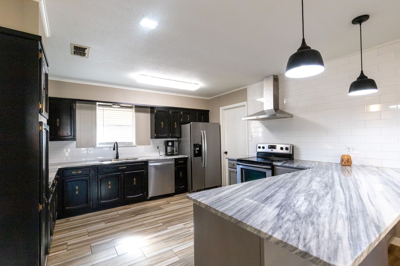 Shreveport House: 2132 Urban Dale St
