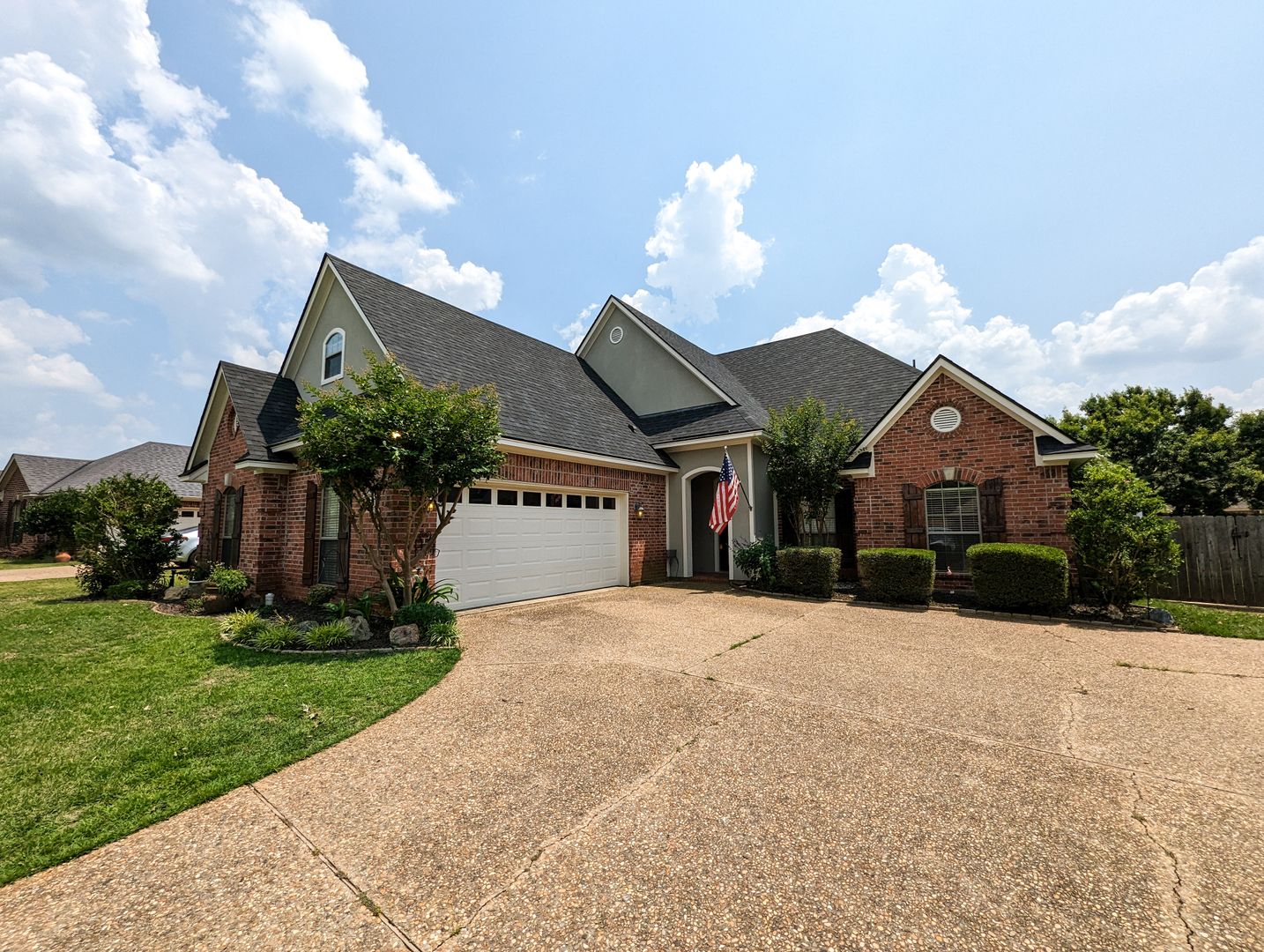 Bossier City House: 220 Ixworth Ave