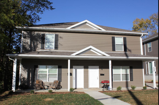Like new 4 bedroom 4-1/2 bath downtown. near Campass.