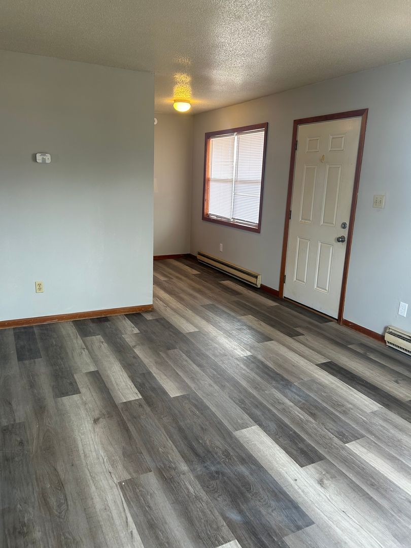 Columbia Apartment: 1101 E. South Elizabeth St.