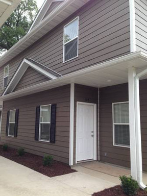 Like new 4 bedroom 4-1/2 bath downtown. less than 1 mile to campus – photo 1