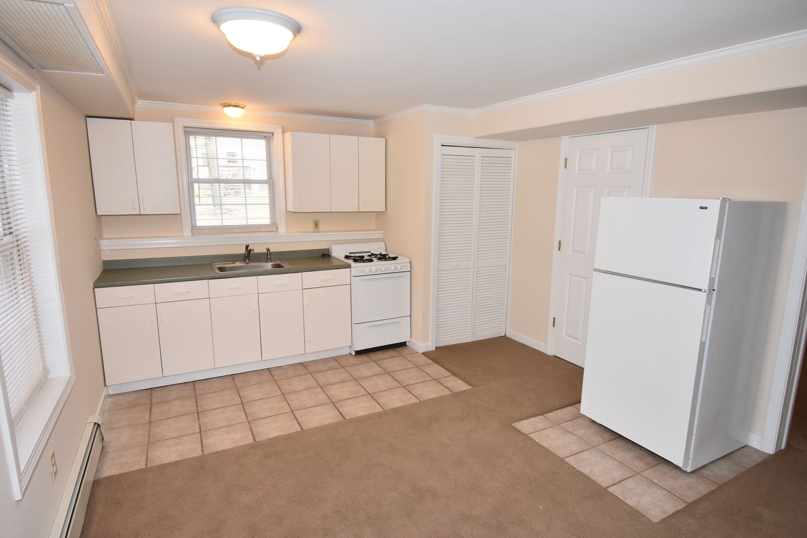 Seymour Apartment: 25-27A Pearl St