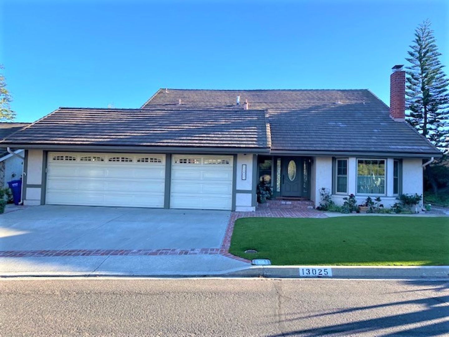 Poway House: 13025 Pomard Way