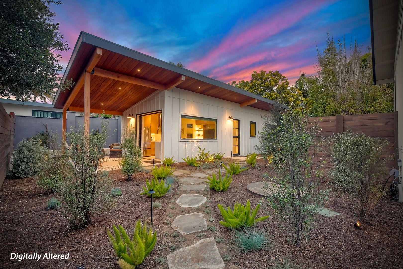 Oceanside Apartment: 1910 Raymond Lane