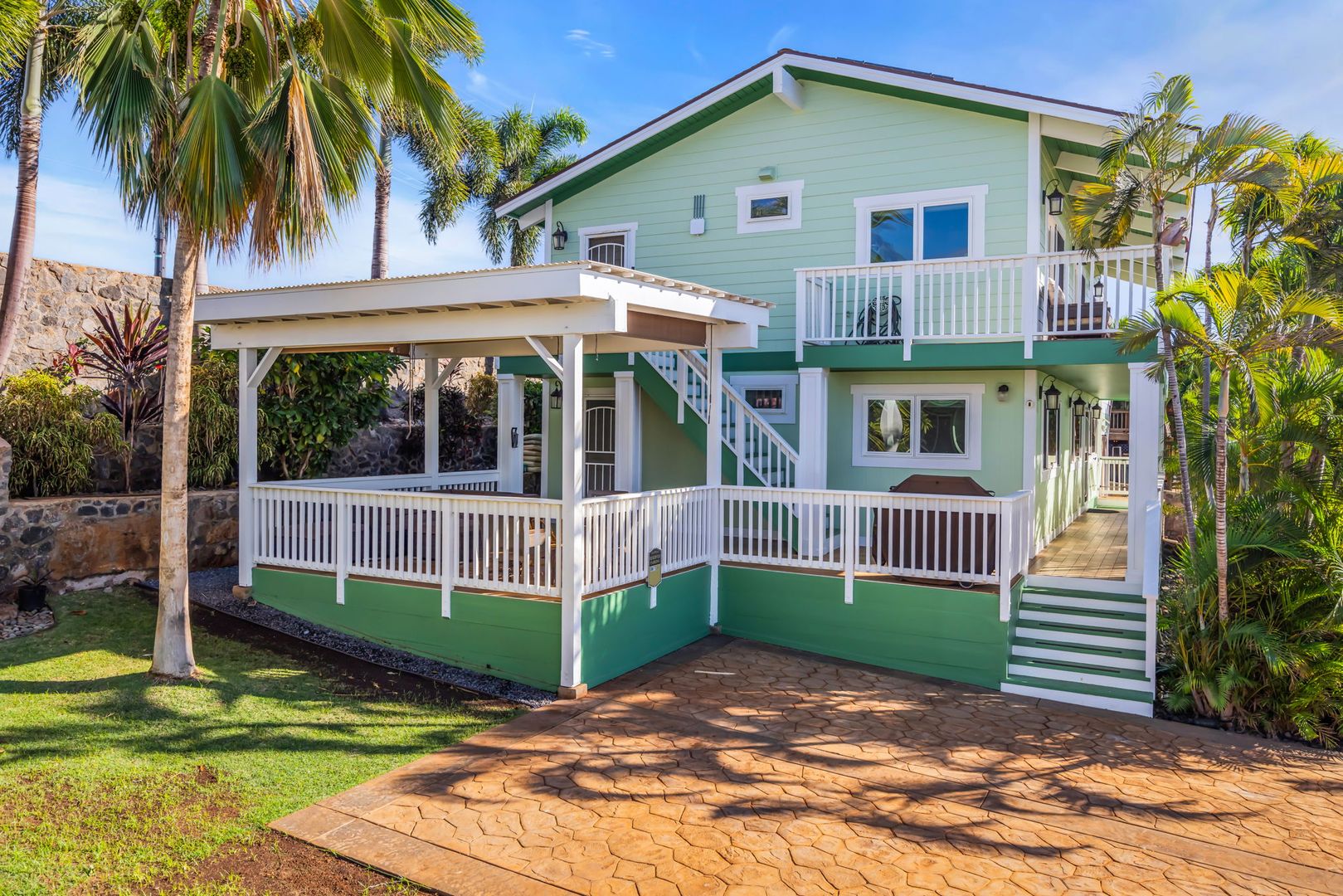 Lahaina Apartment: 1276 Nahale Place