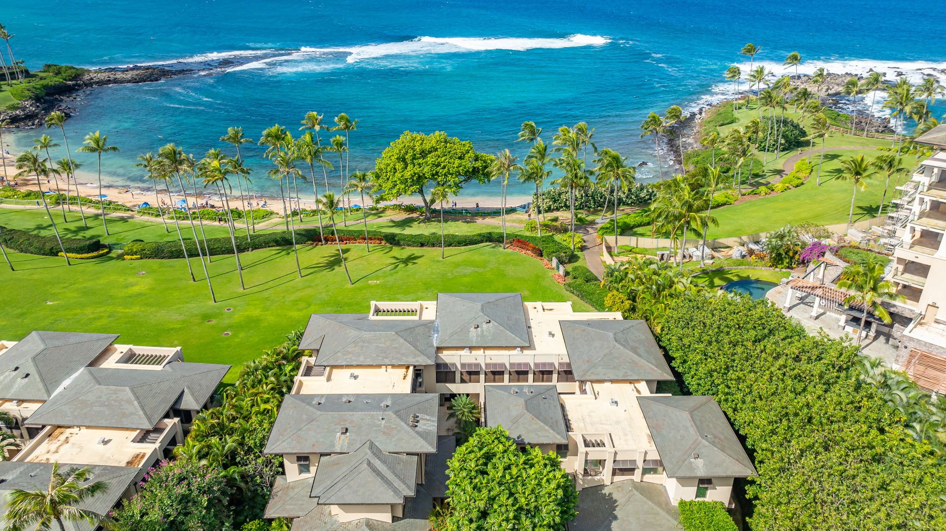 Lahaina Condo: 33 Coconut Grove Lane