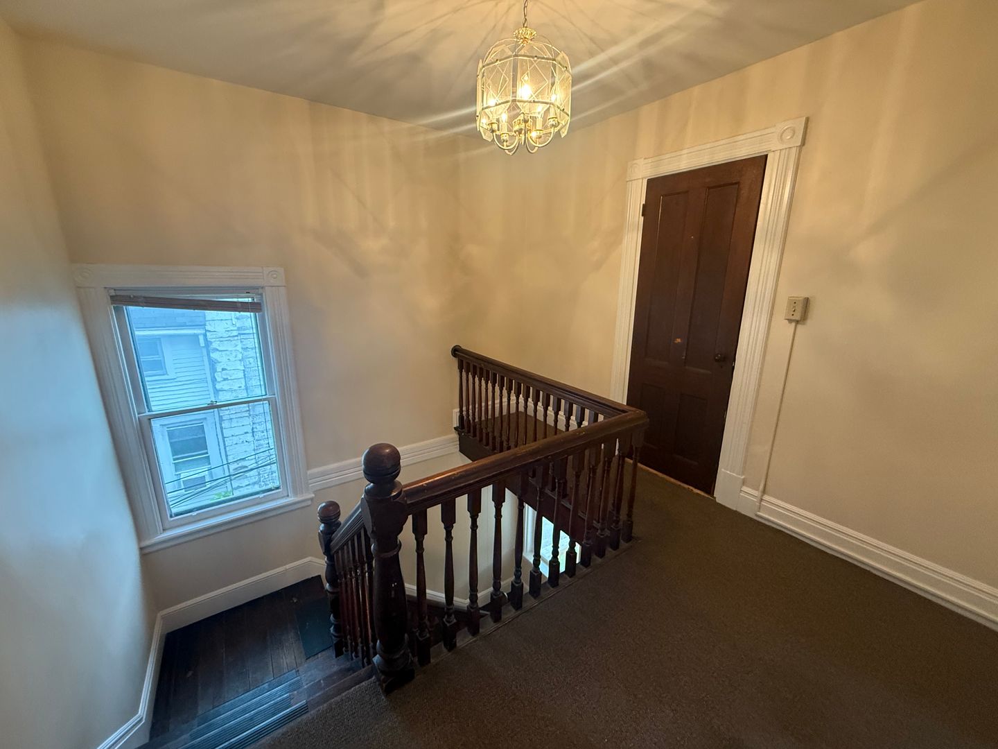 Bennington Apartment: 133/135 Dewey St
