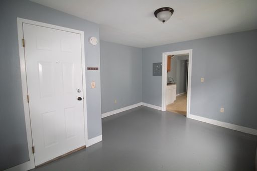 downtown two-bedroom apartment with heat/water&sewer/trash removal included, washer/dryer hookup