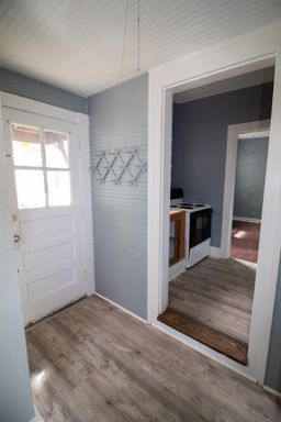Downtown studio apartment with trash removal, water/sewer included