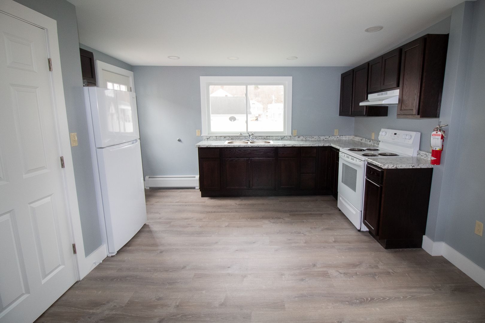 Bennington Apartment: 323 Pleasant St