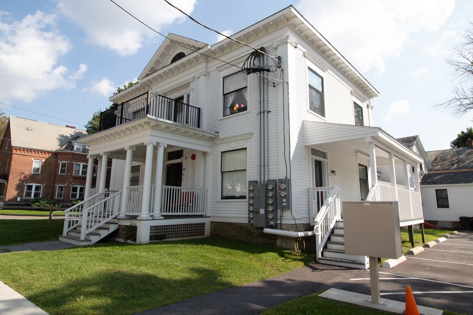 Bennington Apartment: 219 Pleasant Street