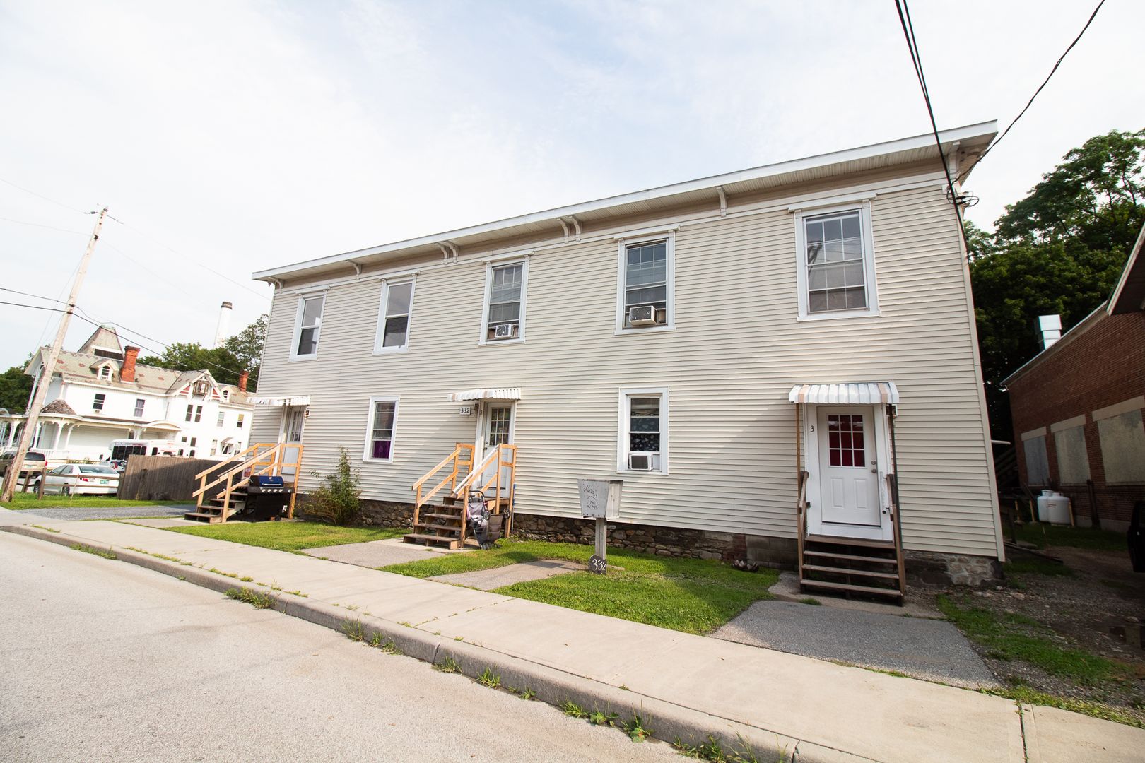 Bennington Apartment: 332 Pleasant Street