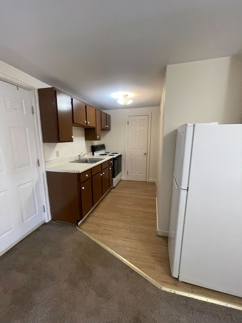 Bennington Apartment: 123/125 Dewey St