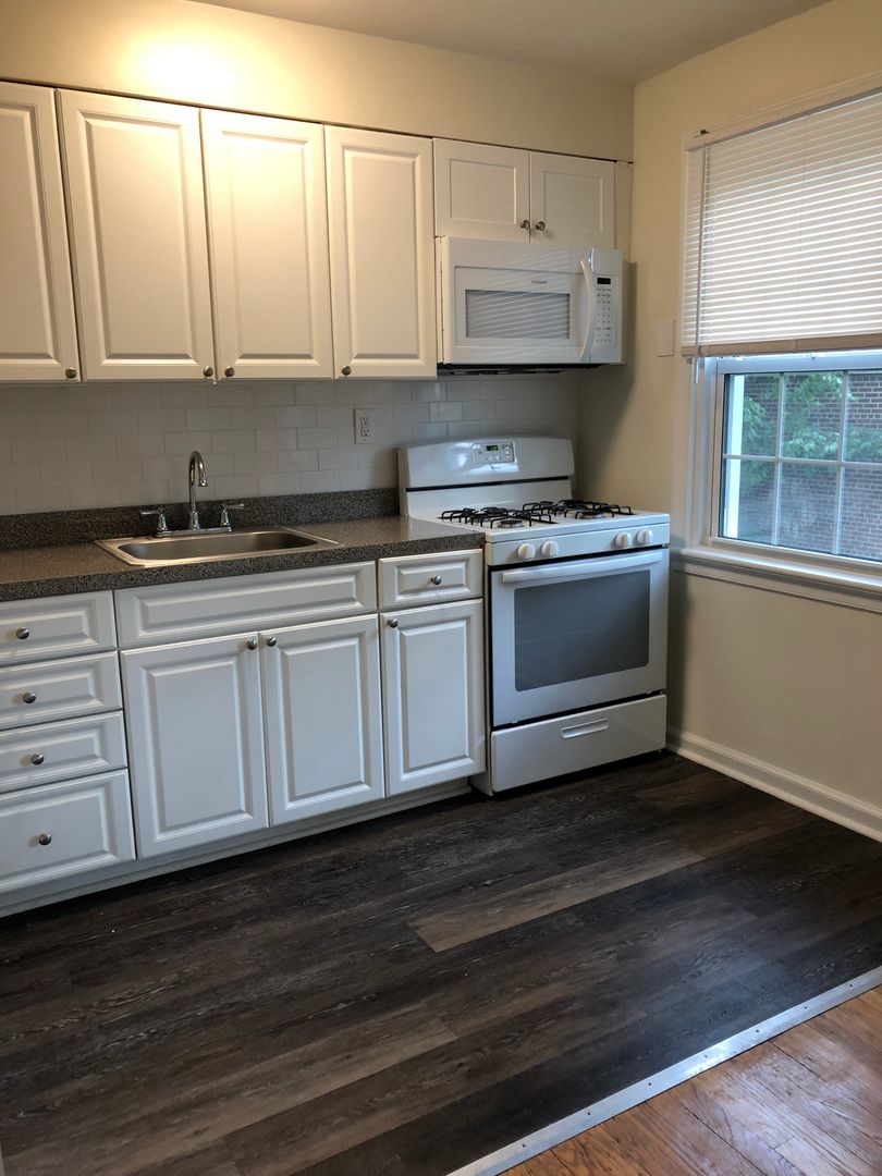 Jenkintown Apartment: 841 Highland Avenue