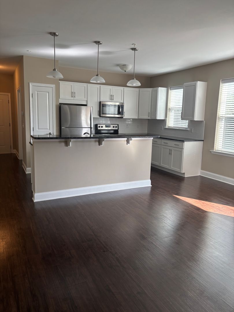 Bethlehem Apartment: 1000-6000 Birchwood Circle