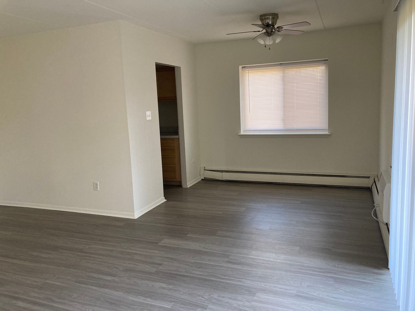 Havertown Apartment: 1901 West Chester PIke