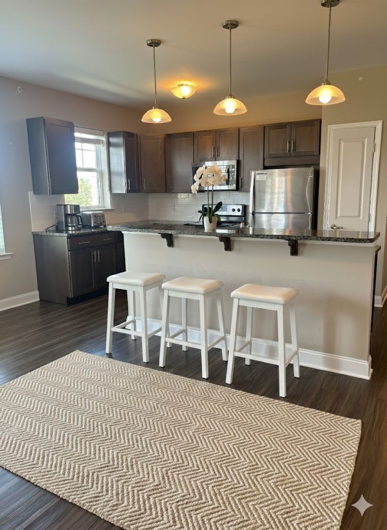 Bethlehem Apartment: 1000-6000 Birchwood Circle