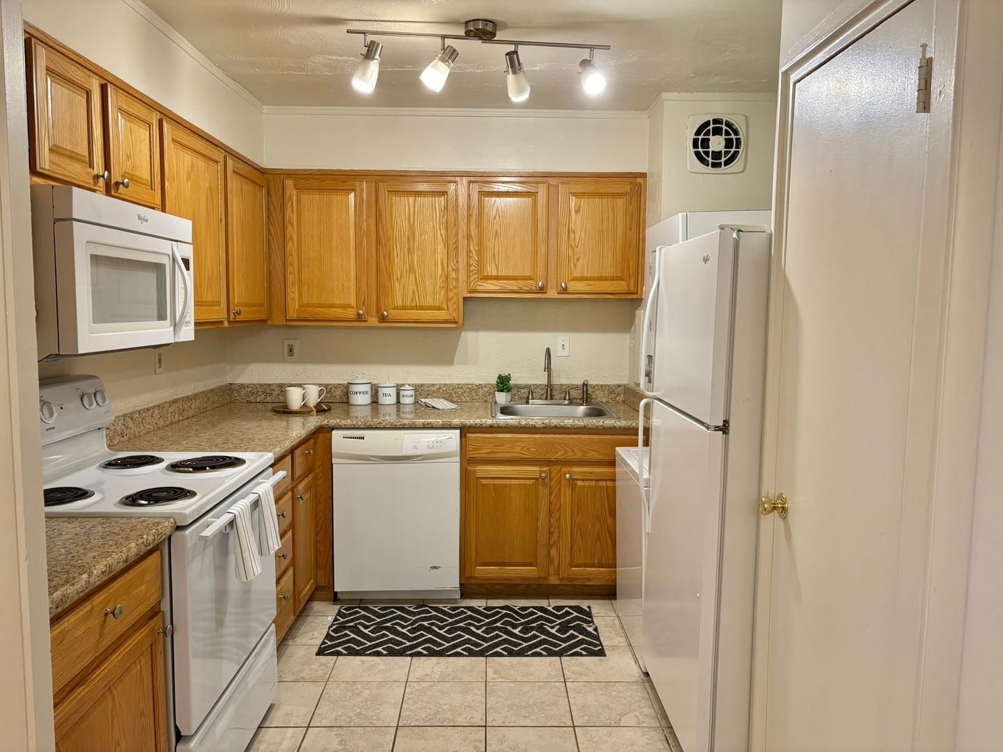 Ardmore Apartment: 20 W. Montgomery Avenue