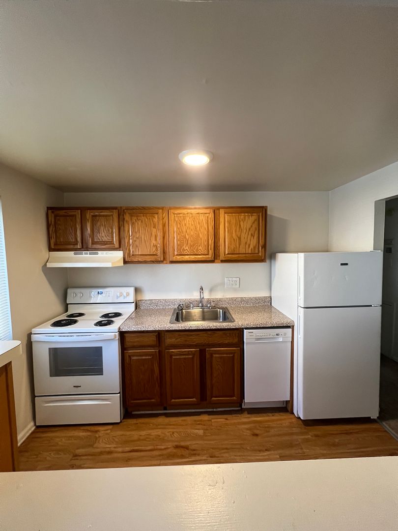 Aston Apartment: 700 Cherry Tree Road