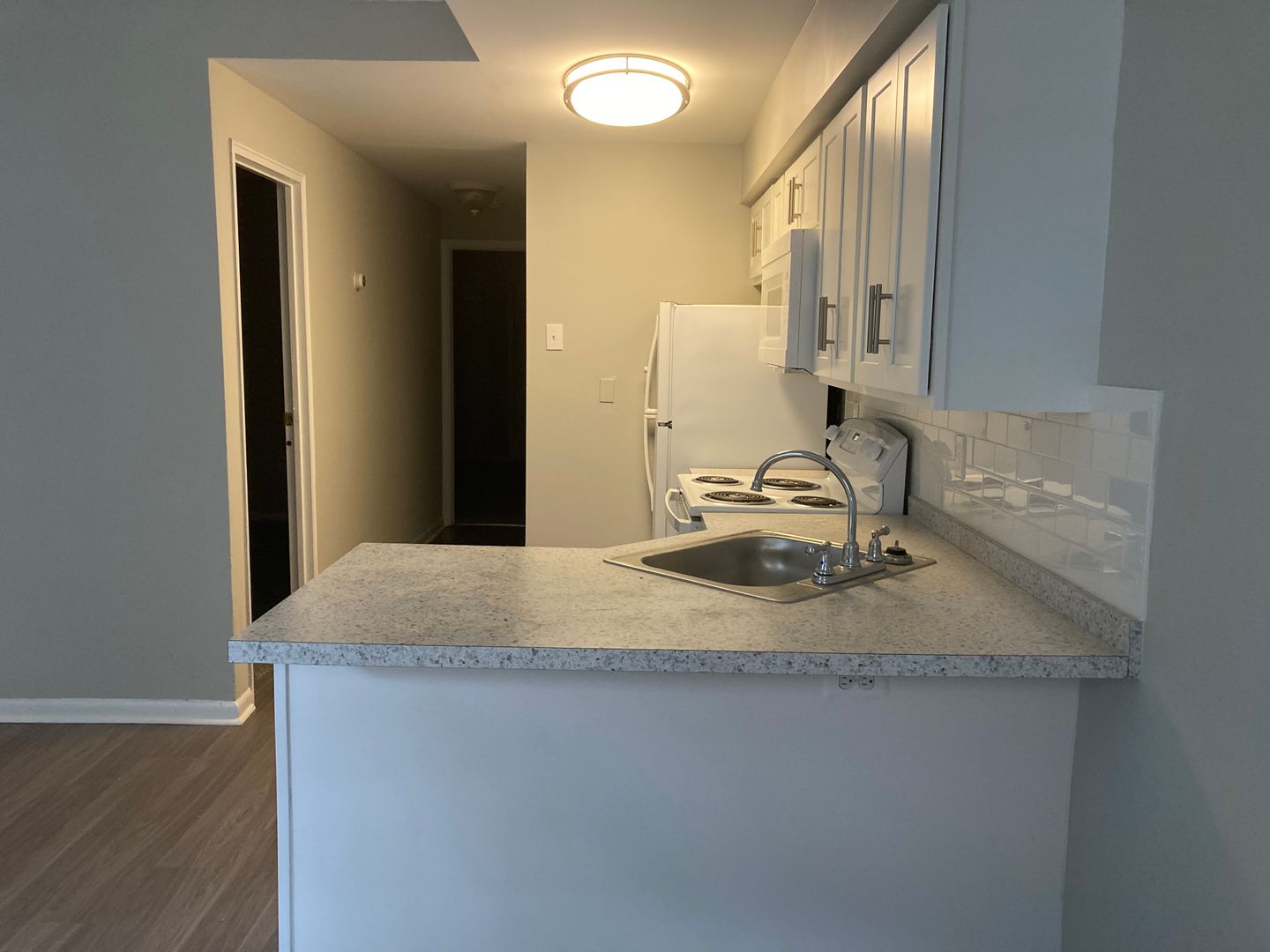 Havertown Apartment: 1901 West Chester PIke