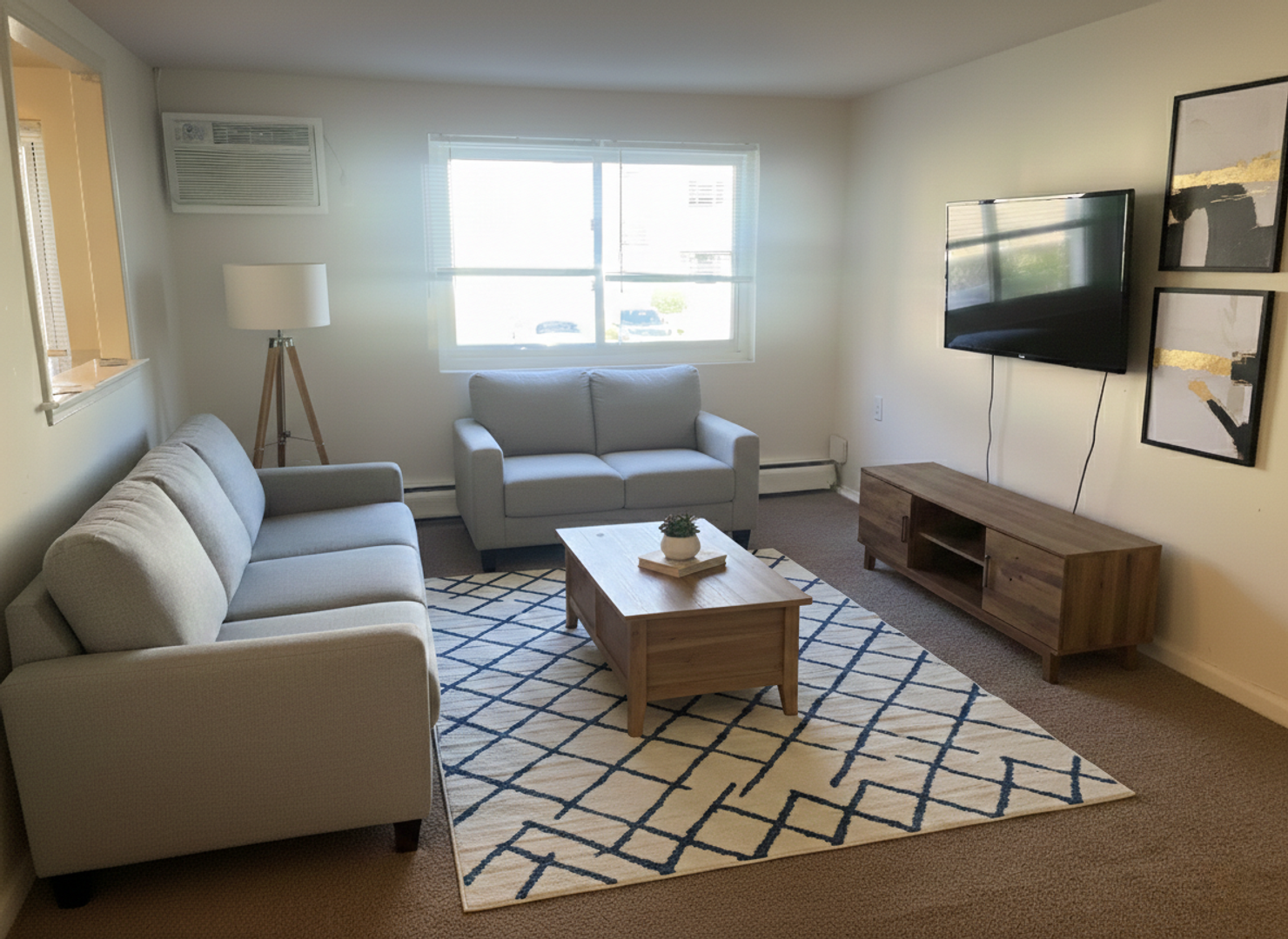 Aston Apartment: 700 Cherry Tree Road