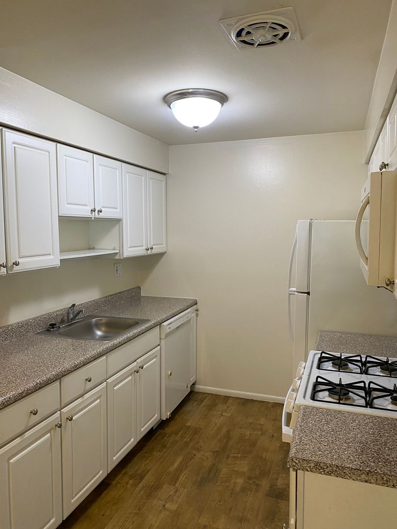 Willow Grove Apartment: 2601 Blair Mill Road