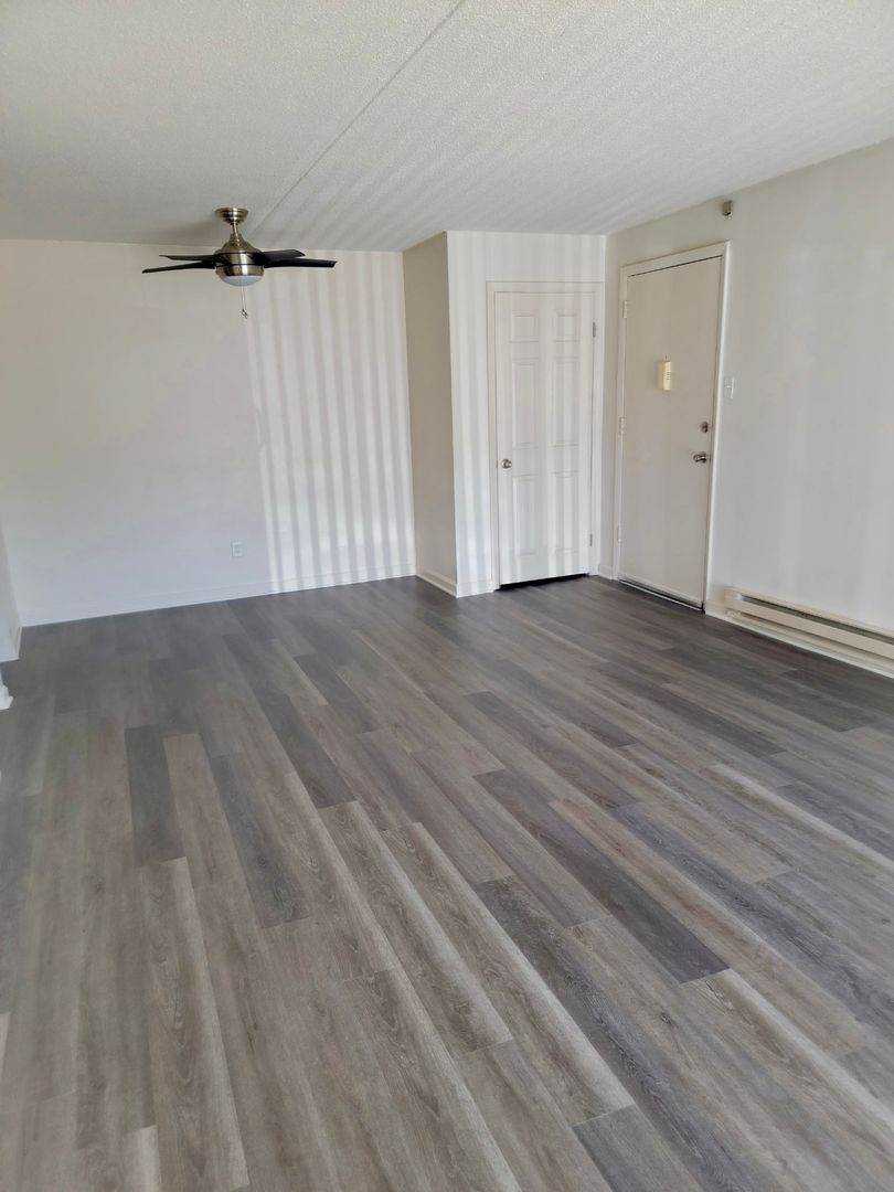 West Chester Apartment: 329 W Washington Street