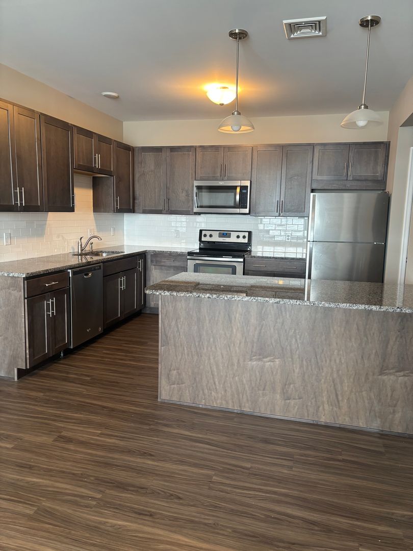 Bethlehem Apartment: 1000-6000 Birchwood Circle