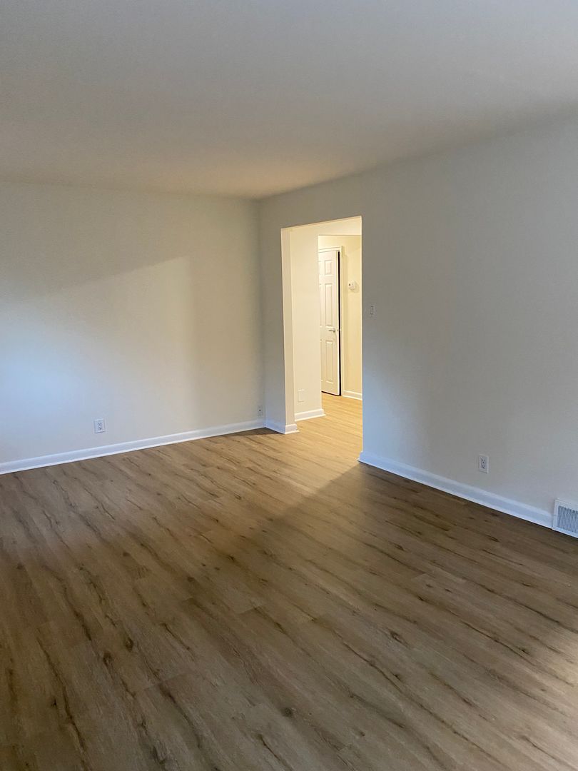 Elkins Park Apartment: 8000 High School Road