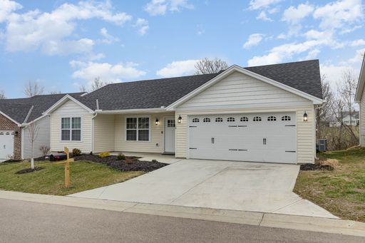 Fully Furnished Short-term rental Includes internet, cable, washer, dryer, etc – photo 1