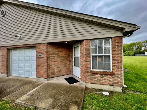Becky's 2-bedroom home with laundry and garage – photo 1