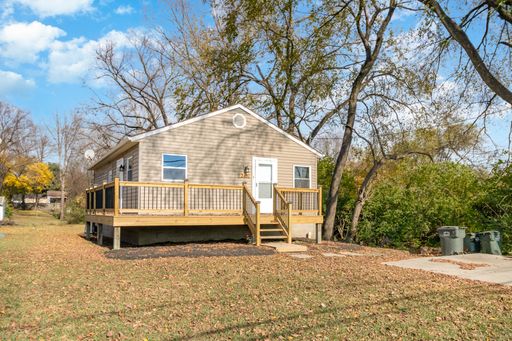 Furnished ranch home with free washer and dryer – photo 1