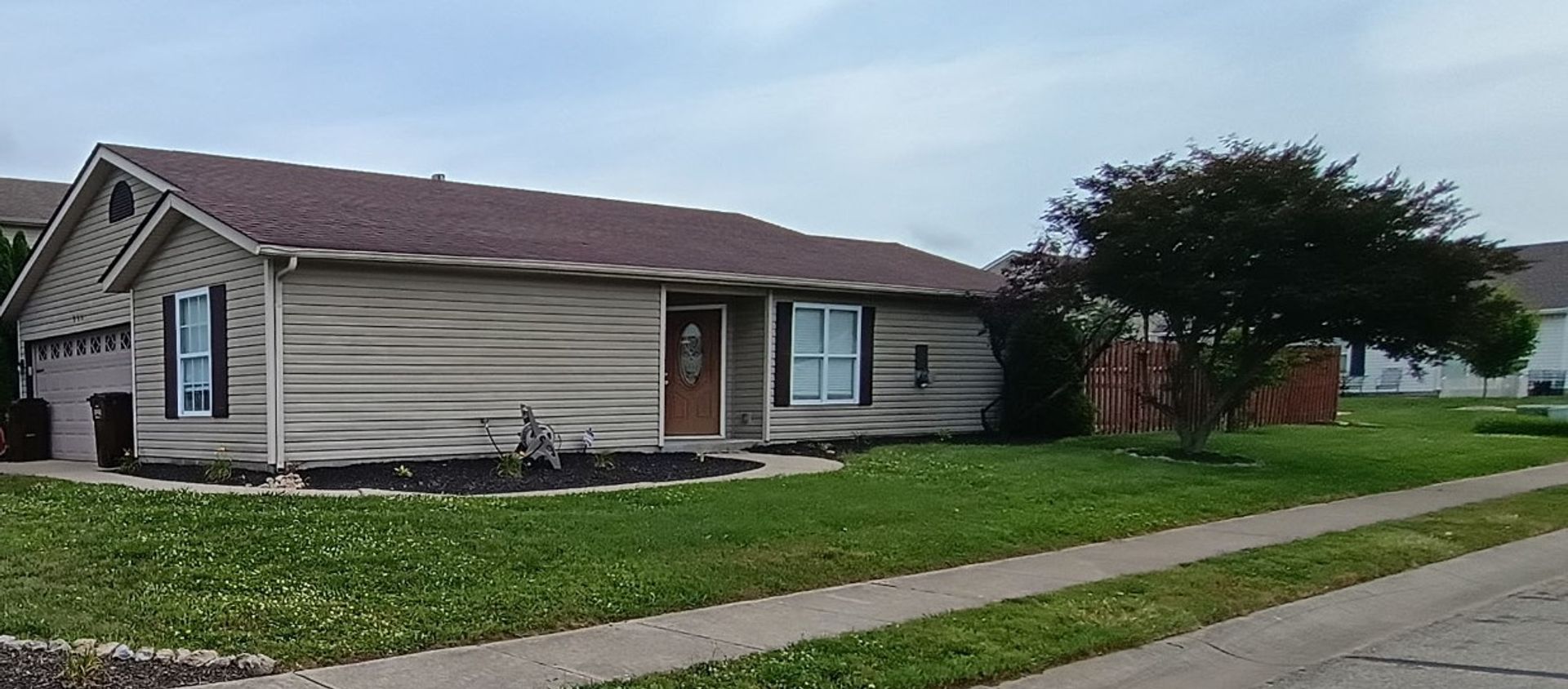 Trenton House: 930 Leora Drive