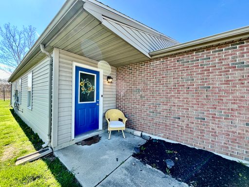 3 Bedroom 1 Bathroom Attached House