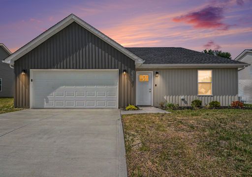 Relaxing 4BR Home in Peaceful Neighborhood – photo 1