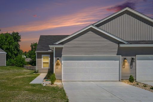 Modern Retreat | Brand-New 2BR, 2BA Duplex – photo 1