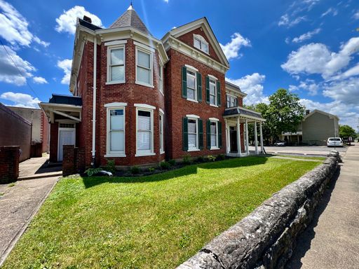 Newly Renovated Historic mansion with 8 Bedrooms – photo 1