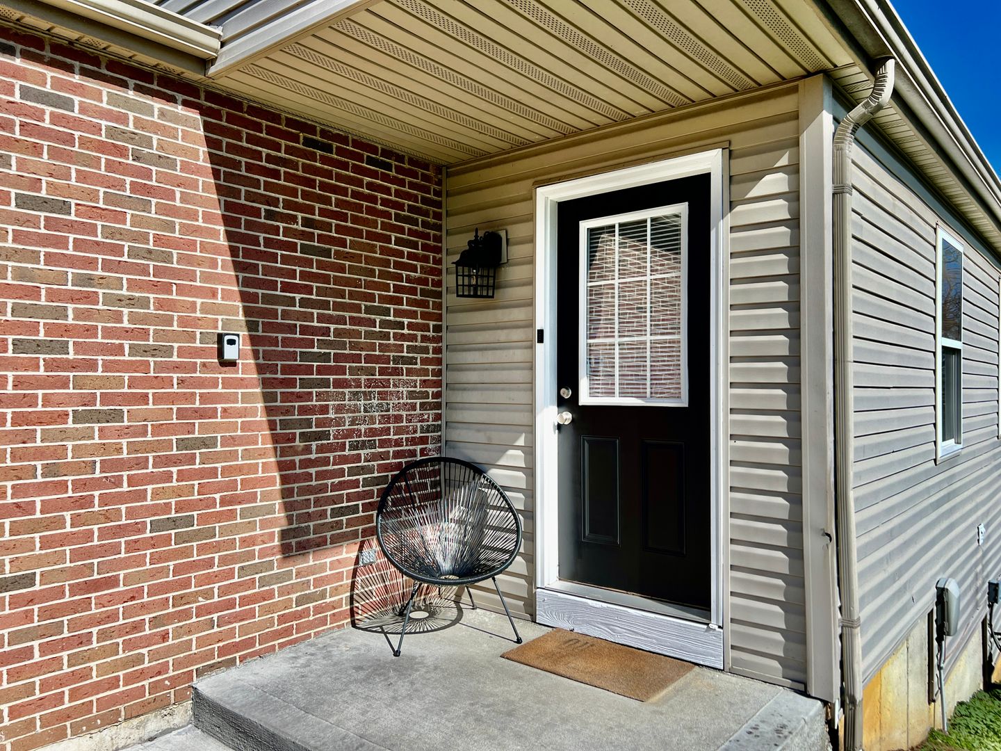 Monroe House: 190 Overbrook Drive