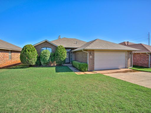 Moore Home Available now! – photo 1
