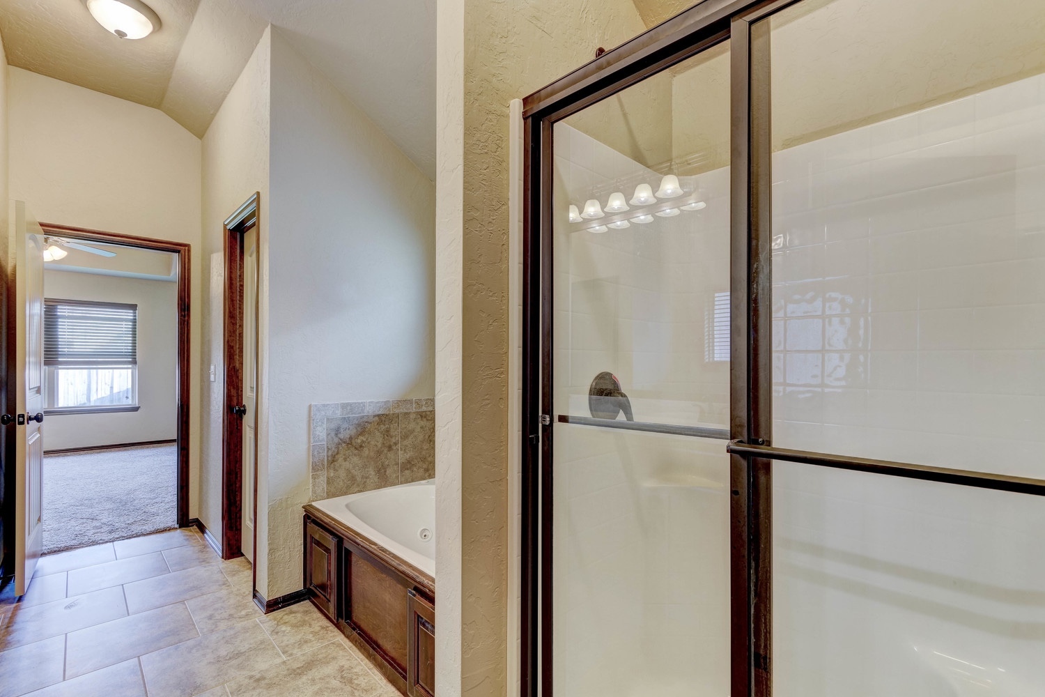 Moore House: 920 SW 13th Street