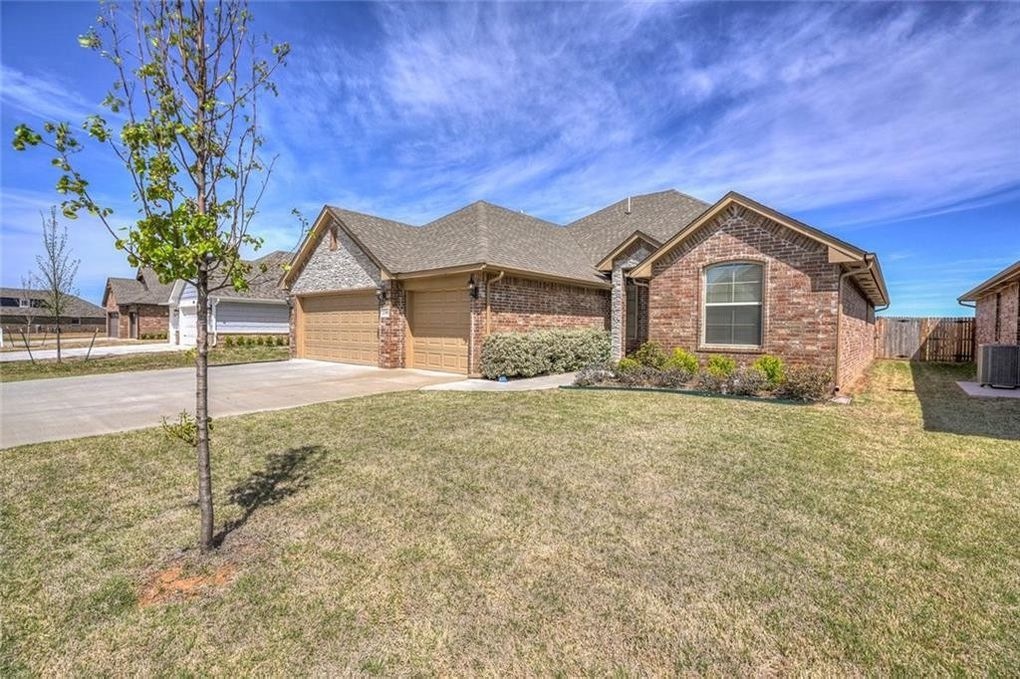 Norman House: 2301 Bretford Way
