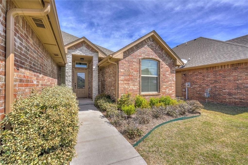 Norman House: 2301 Bretford Way