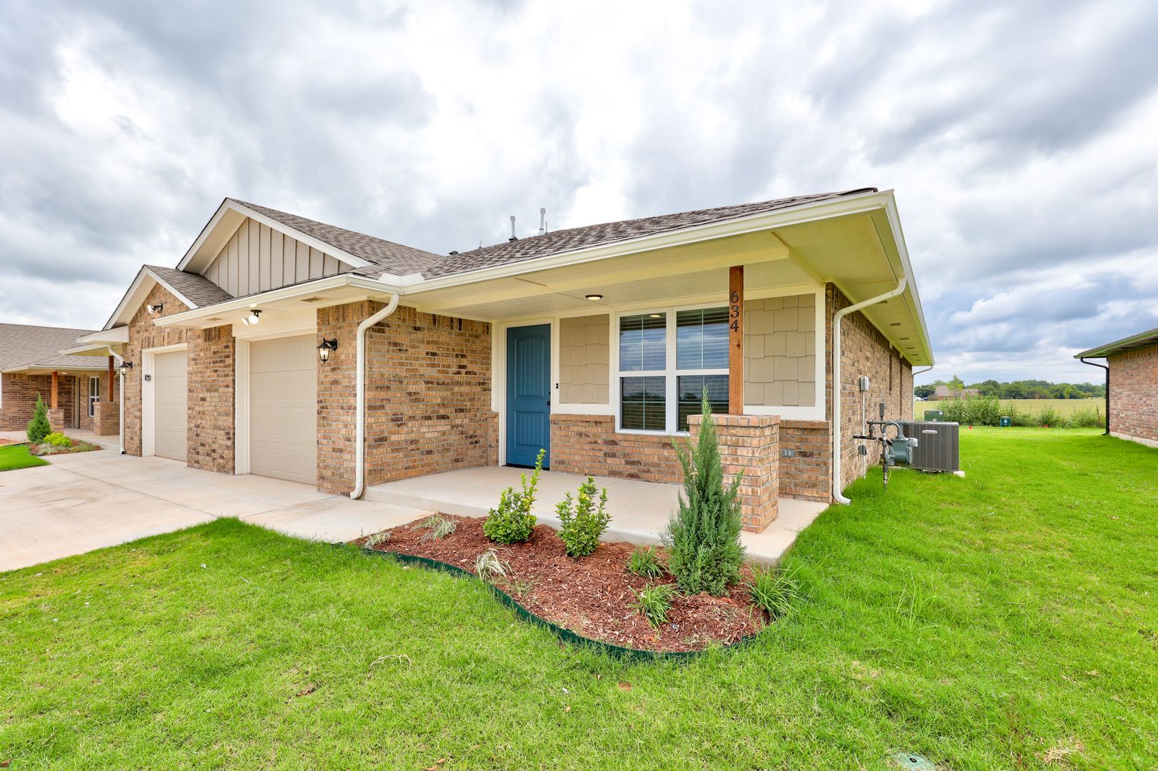 Washington Apartment: 634 Juniper St.