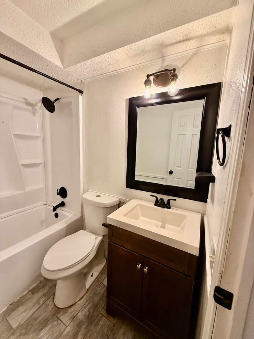 605 SW 10th ST, Moore OK 10 of 12