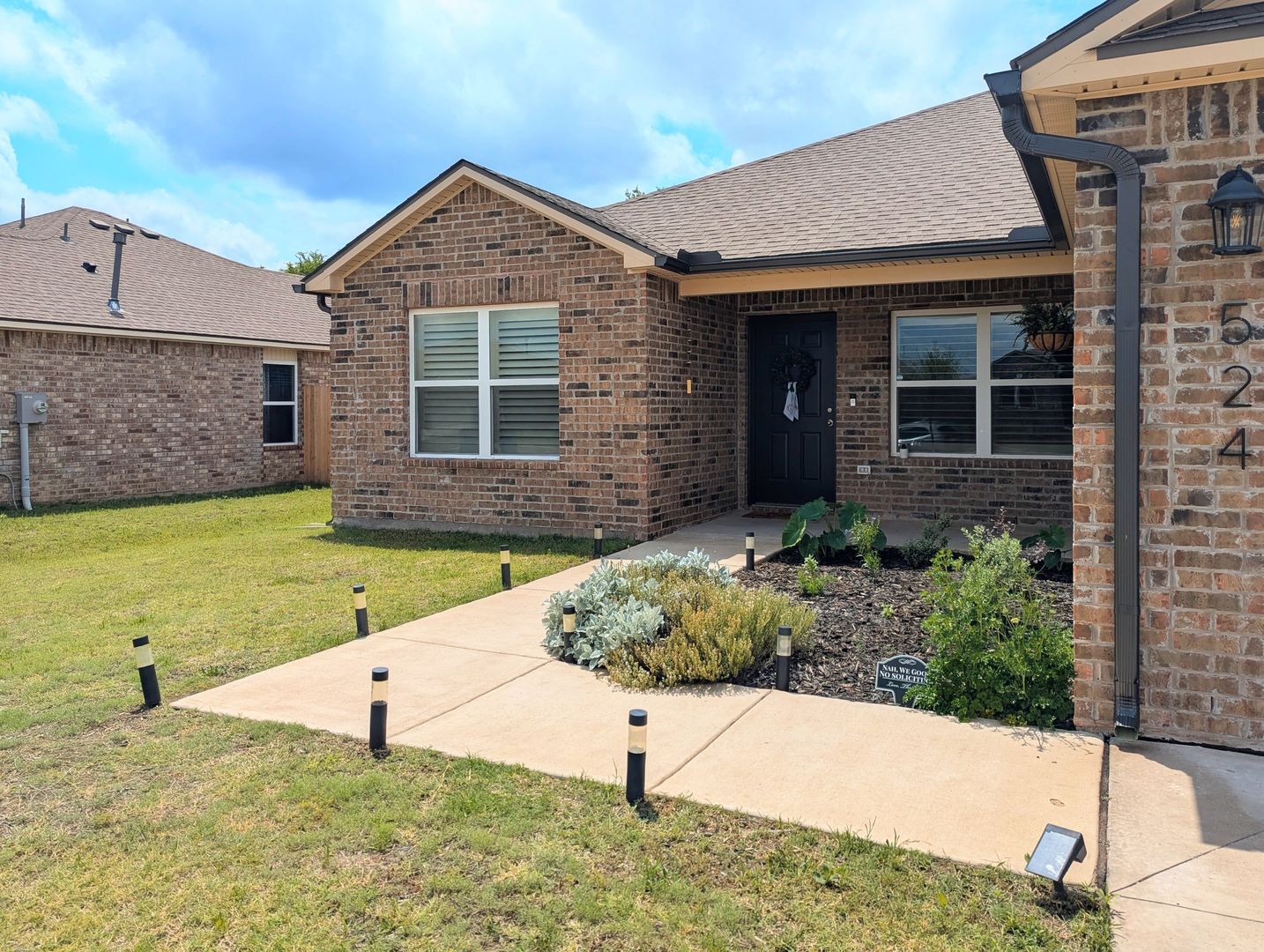 Newcastle House: 524 SE 7th Pl