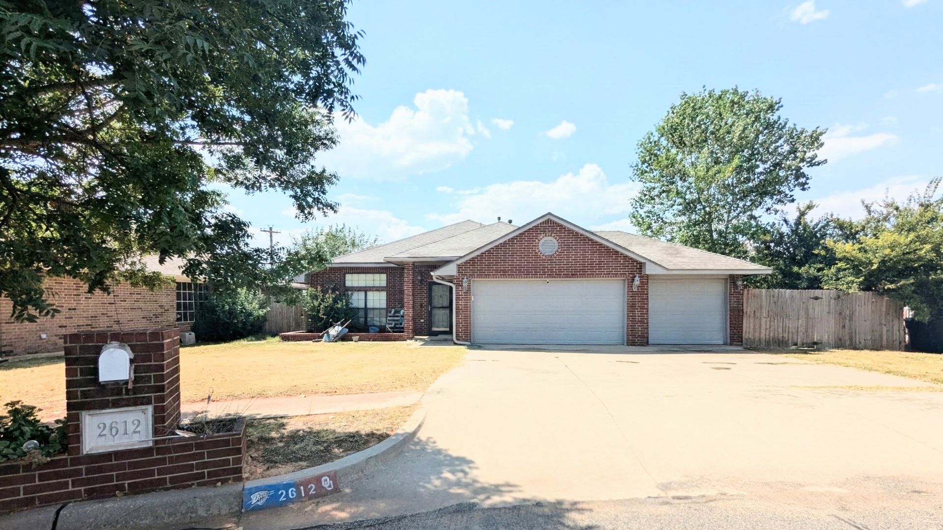 2612 Deer Run Dr 1 of 8